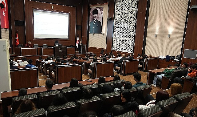 Keçiören Belediyesi, stajyer öğrencilere yönelik sağlık eğitimi programlarına devam ediyor.