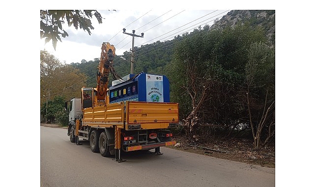 Kemer Belediyesi geri dönüşüm atıklarını ekonomiye yeniden kazandırma çalışmaları kapsamında