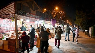 Kemer Belediyesi’nin Mustafa Ertuğrul Aker Parkı’nda düzenlediği Yılbaşı Etkinlikleri ve