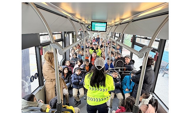 Konya Büyükşehir Belediyesi, çocukların trafikte saygı ve nezaket duygularını geliştirmek