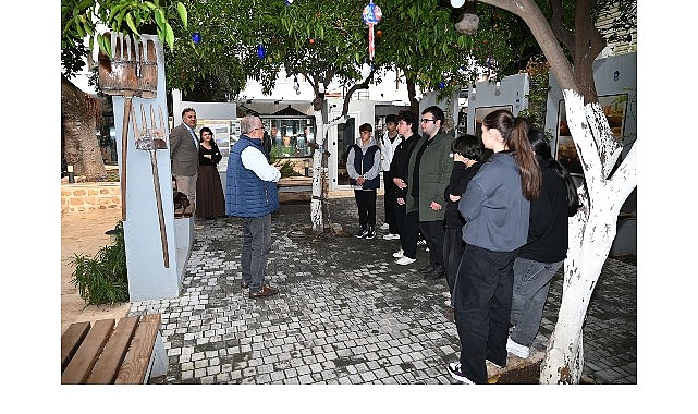 Kemer Merkez Mesleki ve Teknik Anadolu Lisesi 10’uncu sınıf öğrencileri,