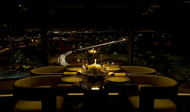 Panoramik deniz manzarası ve KÜN’ün benzersiz lezzetleri eşliğinde yeni yıla