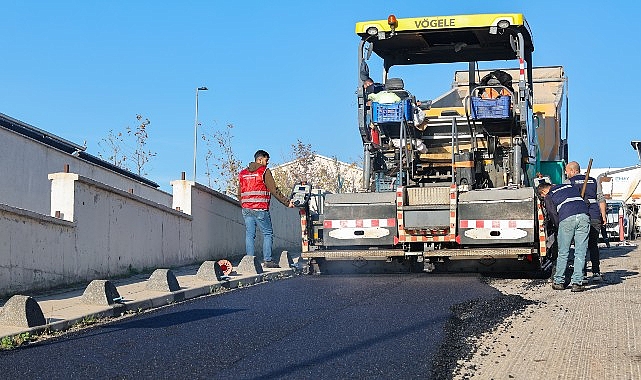 Maltepe Belediyesi, ilçe genelinde başlattığı yol yenileme çalışmalarını aralıksız sürdürüyor.