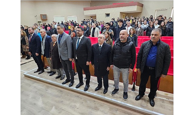 Gölcük Belediyesi ve İlçe Milli Eğitim Müdürlüğü işbirliğinde düzenlenen programda;