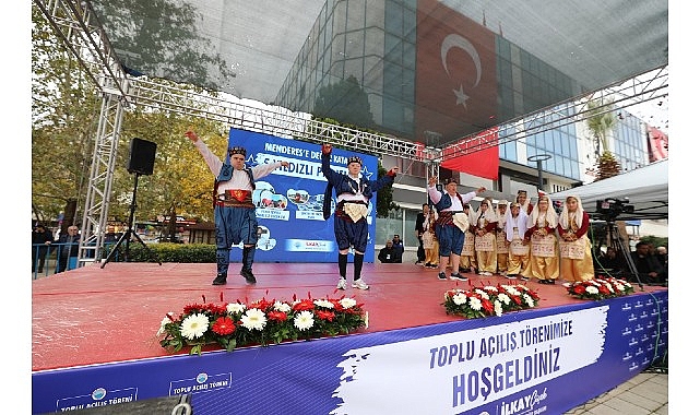 Menderes Belediyesi, 5 büyük projenin toplu açılışını yoğun bir kalabalık