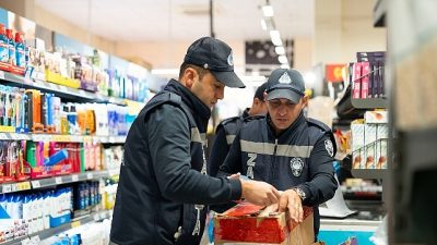 Milas Belediyesi Zabıta Müdürlüğü ekipleri ilçemiz genelinde gıda denetimlerini sürdürüyor.