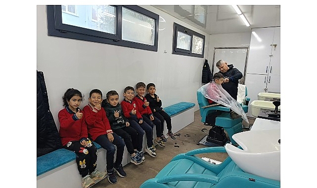 Antalya Büyükşehir Belediyesi Sosyal Hizmetler Dairesi Başkanlığı’na bağlı Mobil Kuaför