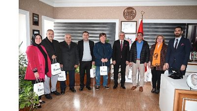 Kemer bölgesindeki muhtarlar, Kemer Belediye Başkanı Necati Topaloğlu ve Kemer