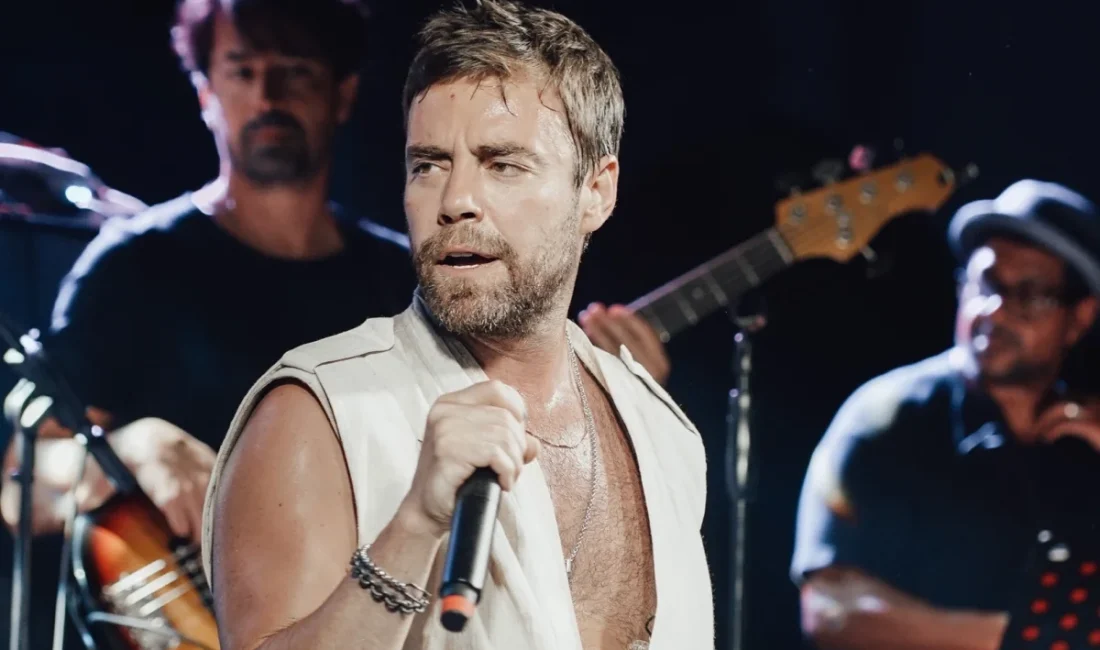 Türk pop müziğinin güçlü erkek seslerinden Murat Dalkılıç, İstanbul’da hafta