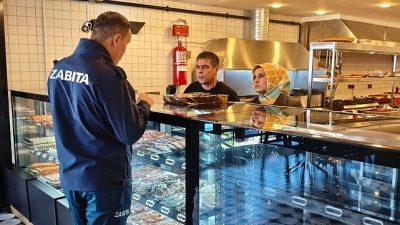 Narlıdere Belediyesi Zabıta Müdürlüğü ekipleri, yaklaşan yılbaşı öncesinde eğlence mekânlarına