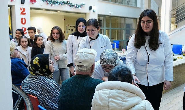 Beylikdüzü Belediyesi Çocuk Meclisi üyeleri ile Beylikdüzü 75. Yıl Cumhuriyet