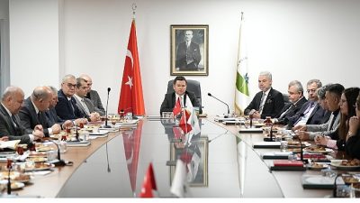 Osmangazi Belediye Başkanı Erkan Aydın, belediye yönetim kadrosuyla birlikte 2025