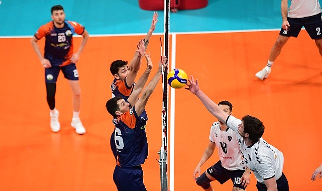 Arabica Coffee House Erkekler Voleybol 1. Ligi’nde ilk devrenin son