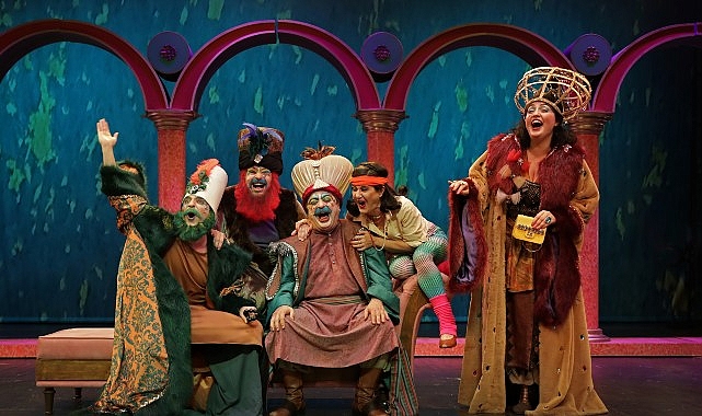 İstanbul Büyükşehir Belediyesi Şehir Tiyatroları Musahipzade Celal’in yazdığı, Engin Alkan’ın uyarlayıp yönettiği “Haramiler”