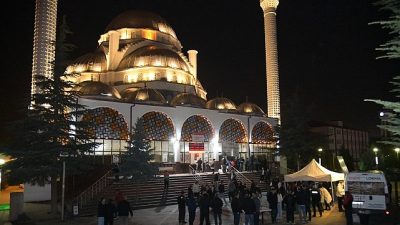 Kahramankazan Belediyesi, üç ayların müjdecisi Regaip Kandili dolayısıyla vatandaşlara lokma