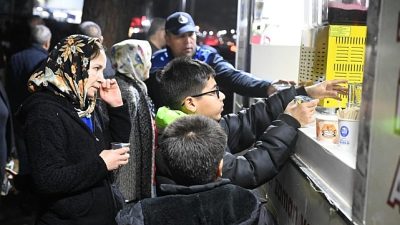 Regaip Kandili dolayısıyla Salihli’deki tüm camilerde, Salihli Belediyesi tarafından vatandaşlara