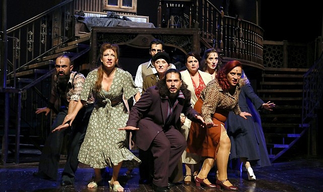 İstanbul Büyükşehir Belediyesi Şehir Tiyatroları, hikayesiyle dikkat çeken oyunlarından “Fosforlu Cevriye”yi Büyükçekmece seyircisiyle buluşturuyor.