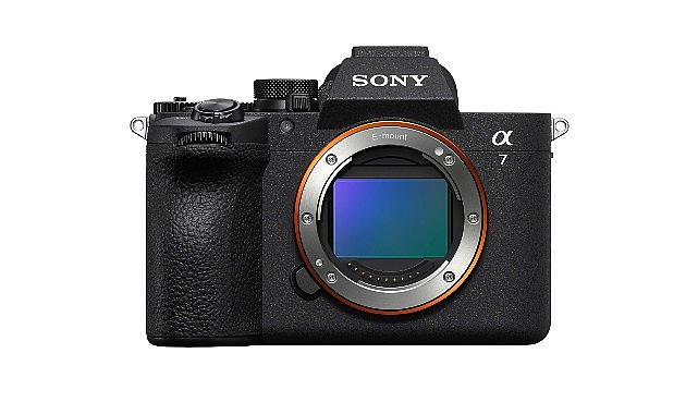 Sony, popüler Alpha 7 full-frame aynasız serisinin merakla beklenen beşinci