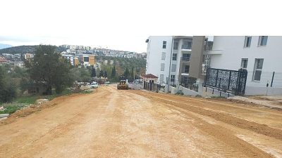 Aydın Büyükşehir Belediyesi, kent genelinde eş zamanlı olarak sürdürdüğü yol