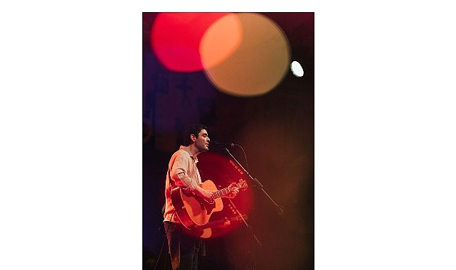 Yapı Kredi bomontiada’nın müzikseverleri eşsiz performanslarla buluşturduğu World Akustik serisi 2025 yılının