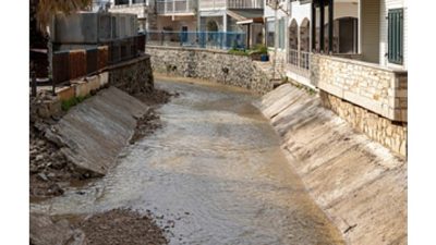 İZSU’nun Yeni Foça’da Şavklı Deresi çıkışında tarihi köprüyü koruyarak yaptığı