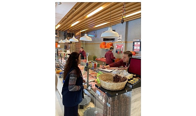 Kemer Belediyesi Zabıta Müdürlüğü ekipleri, yılbaşı öncesinde ilçe genelinde faaliyet