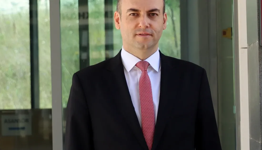 Global Bilişim Derneği (BİDER) Başkanı Şenol Vatansever, küresel finansal sistemin