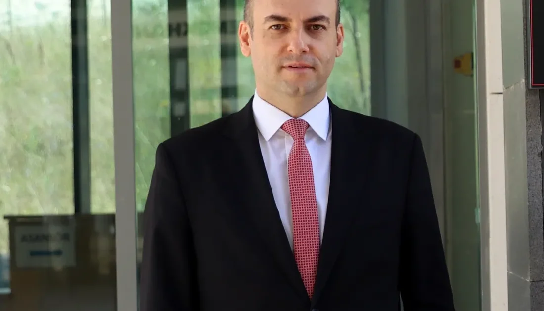 Global Bilişim Derneği (BİDER) Başkanı Şenol Vatansever, küresel finansal sistemin