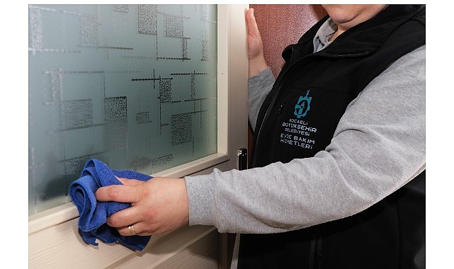 Kocaeli Büyükşehir Belediyesi, vatandaşların sağlık alanındaki ihtiyaçlarını karşılamak için evde