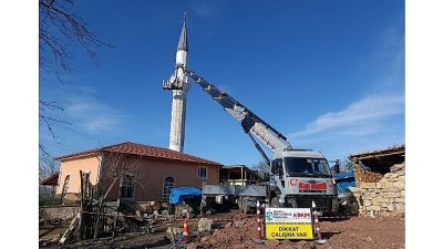 Kocaeli Büyükşehir Belediyesi, kent genelinde yürüttüğü bakım ve onarım çalışmalarıyla