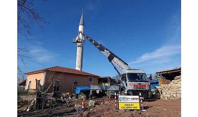Kocaeli Büyükşehir Belediyesi, kent genelinde yürüttüğü bakım ve onarım çalışmalarıyla