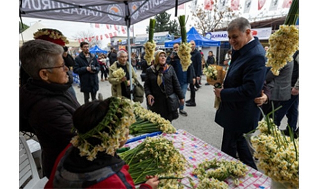 Karaburun’la özdeşleşen ve eşsiz kokusuyla her yıl heyecanla beklenen nergis