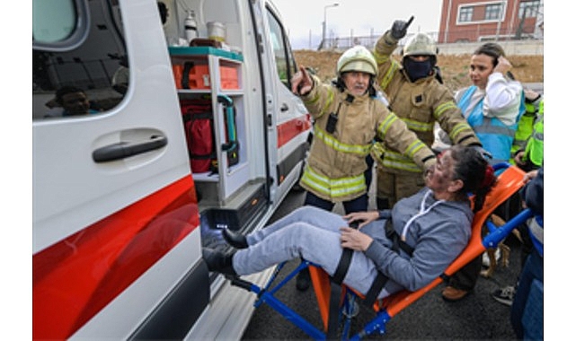 İzmir Büyükşehir Belediyesi, engelli bireylerin afet anlarında güvenli tahliyesi için