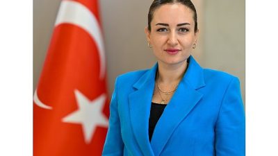 Toplumu aydınlatmak ve bilgilendirmek için gece gündüz demeden büyük bir