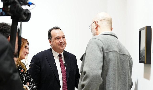 Manisa Büyükşehir Belediyesi’nin ev sahipliğinde, küratörlüğünü Fahri Özdemir’in üstlendiği ‘Sarışın
