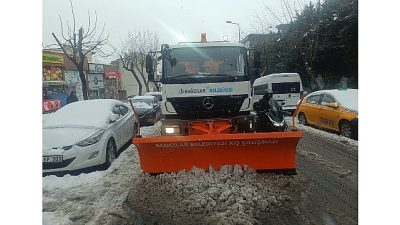 Bağcılar Belediyesi, kar yağışının etkili olduğu ilçede 36 araç ve
