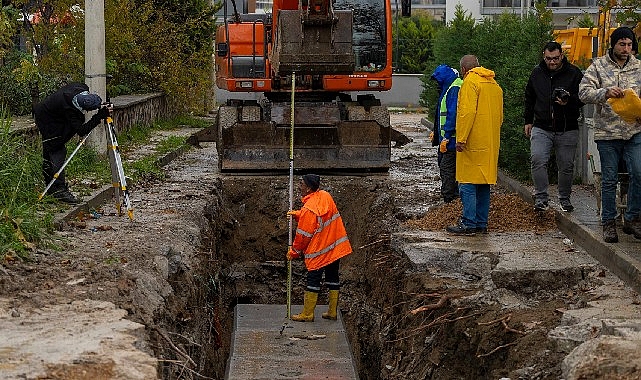 İzmir Büyükşehir Belediyesi, Çiğli Balatçık Mahallesi’nde şiddetli yağışlar nedeniyle yaşanan