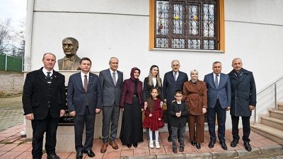 Bursa Valisi Erol Ayyıldız ile Osmangazi Belediye Başkanı Erkan Aydın,