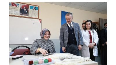 Kocaeli Büyükşehir Belediye Başkanı Tahir Büyükakın, KO-MEK ziyaretlerine Tepeköy Kurs