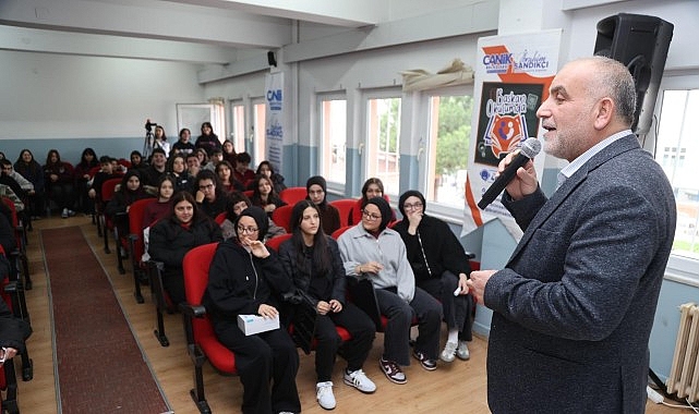 Canik Belediye Başkanı İbrahim Sandıkçı, öğrencilerin talepleri ve önerileri doğrultusunda