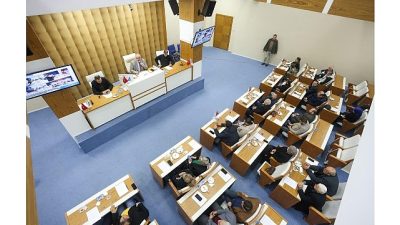 Canik Belediye Başkanı İbrahim Sandıkçı'nın başkanlığında Canik Belediye Meclisi yeni