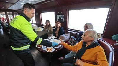 Konak Belediyesi’nin düzenlediği organizasyonla, İZDENİZ’in emektar Bergama Vapuru bu kez