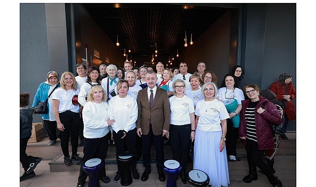 İlham Veren Kadınlar Buluşması'nın beşincisi İzmit'te gerçekleştirildi. Başkan Büyükakın da