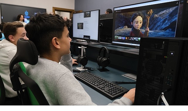 Atölyeler, etkinlikler, geziler ve sosyal sorumluluk projeleri ile Kocaeli’deki gençlerin