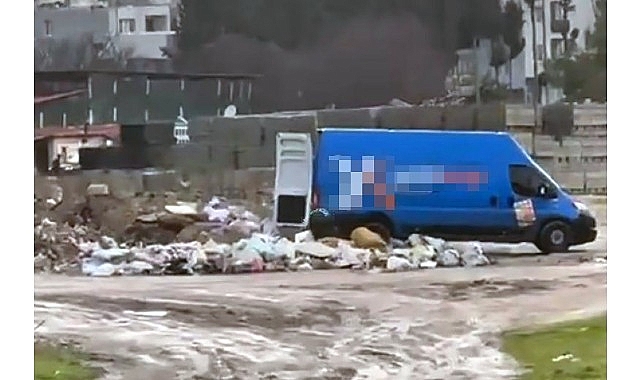 Sosyal medyada paylaşılan kaçak moloz döküm görüntüleri Buca Belediyesi’ni harekete