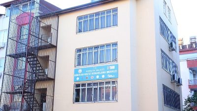 Antalya Büyükşehir Belediyesi, soğuk kış günlerinde sokakta yaşayan evsiz vatandaşları