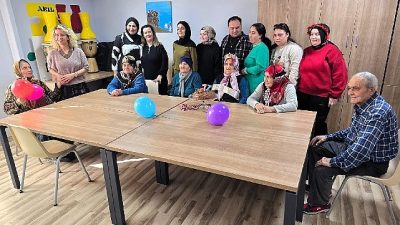 Kocaeli Büyükşehir Belediyesi’ne bağlı Alzheimer Yaşam Merkezi’nde hizmet alan Senem