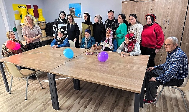 Kocaeli Büyükşehir Belediyesi’ne bağlı Alzheimer Yaşam Merkezi’nde hizmet alan Senem