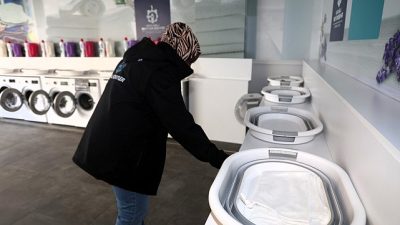 Kocaeli Büyükşehir Belediyesi, üniversite öğrencilerinin yükünü hafifletmeye devam ediyor.