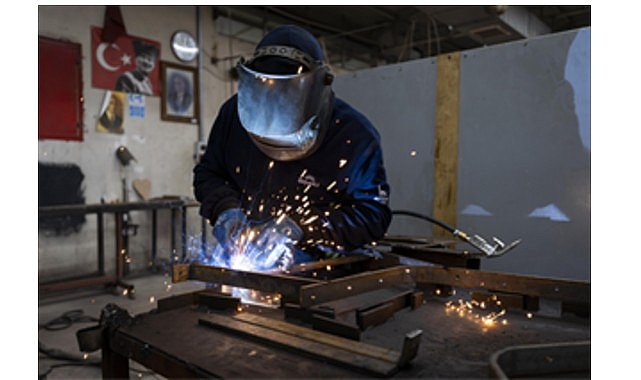 İzmir Büyükşehir Belediyesi, kentin yeni nesil çöp potalarından oturma gruplarına,